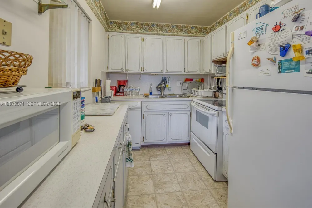 2440 W Lake Osborne Dr #210 Lake Worth, FL 33461
