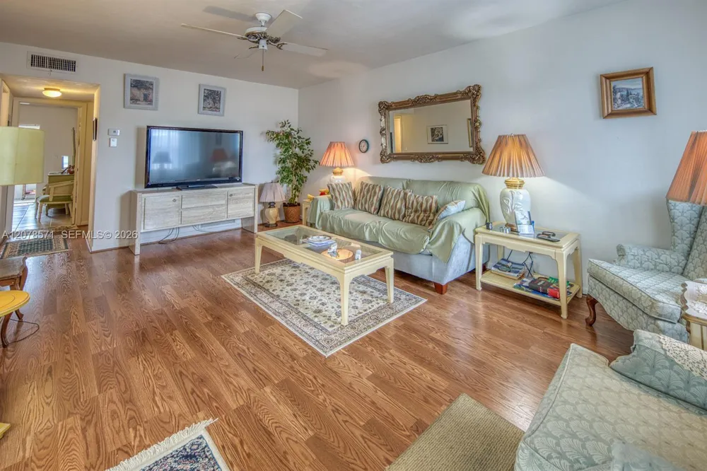 2440 W Lake Osborne Dr #210 Lake Worth, FL 33461