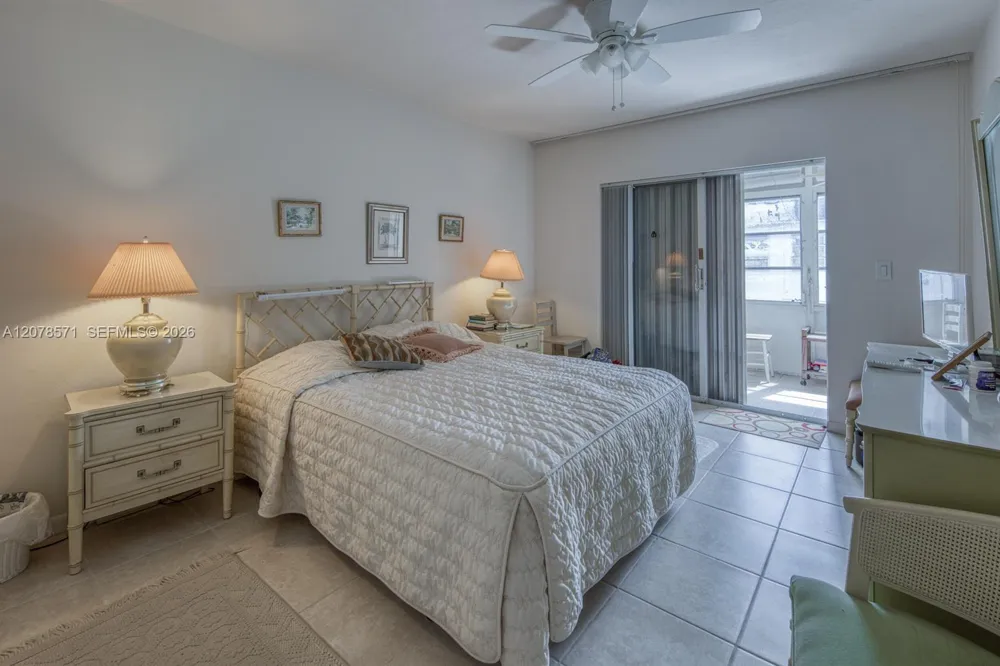 2440 W Lake Osborne Dr #210 Lake Worth, FL 33461