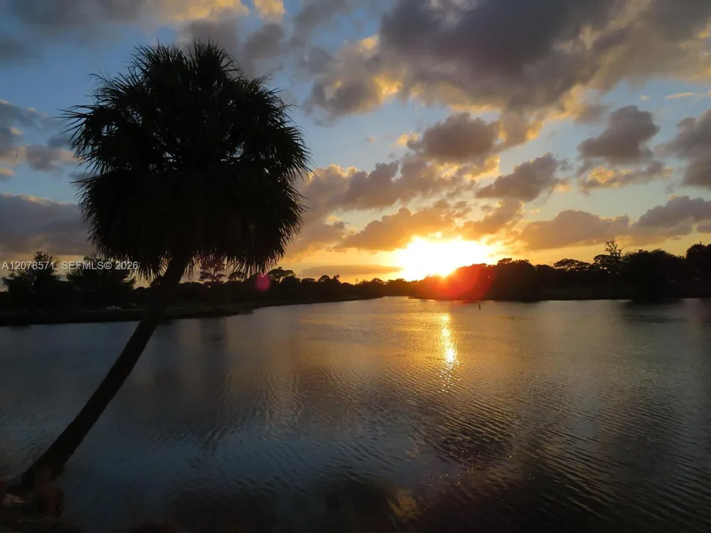 2440 W Lake Osborne Dr #210 Lake Worth, FL 33461