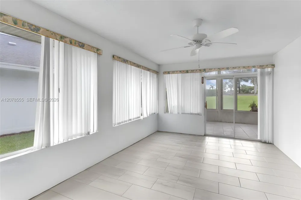 527 SE 27th Dr Homestead, FL 33033