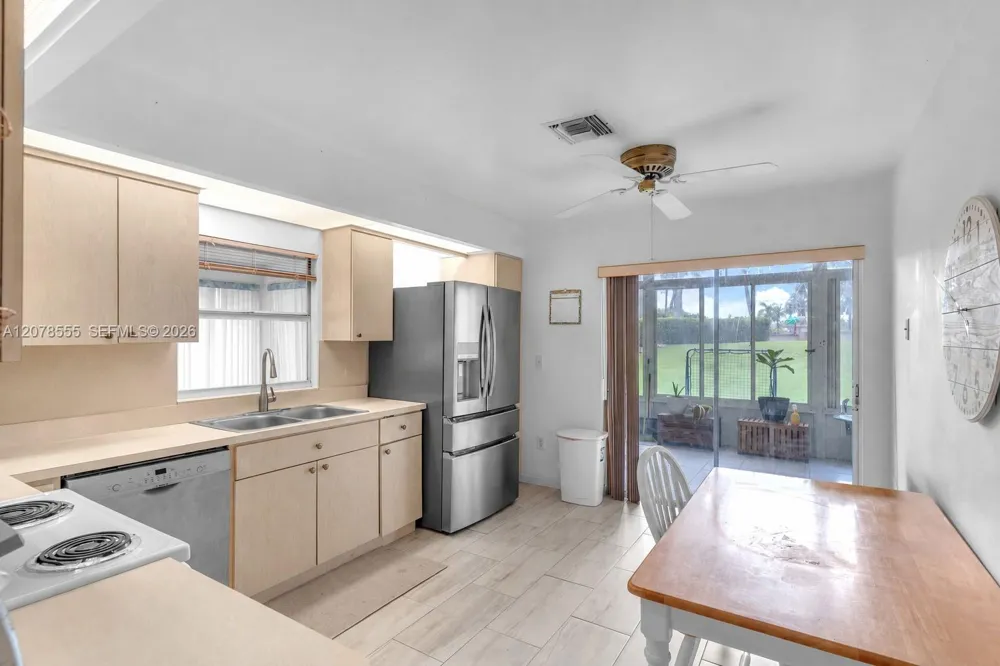 527 SE 27th Dr Homestead, FL 33033
