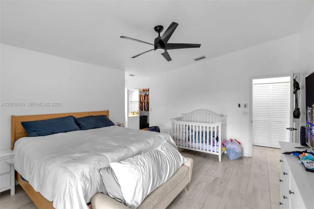 527 SE 27th Dr Homestead, FL 33033