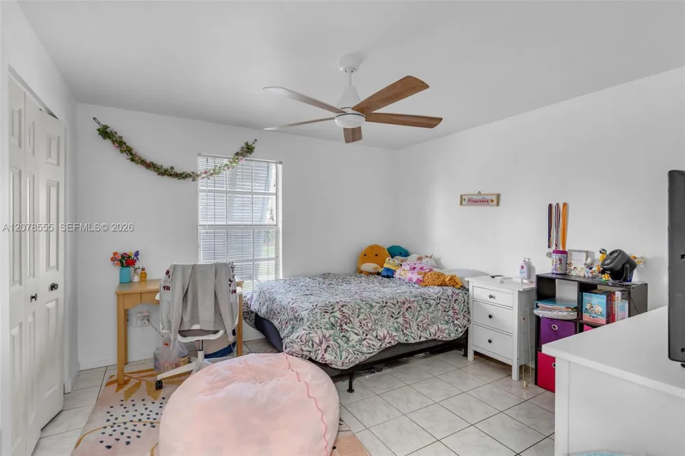 527 SE 27th Dr Homestead, FL 33033
