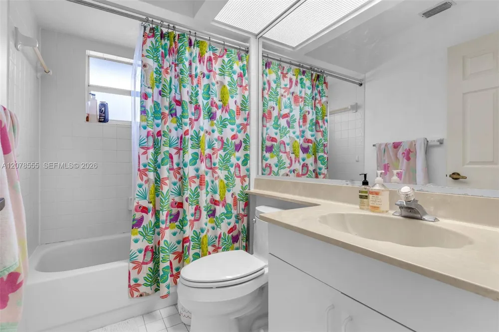 527 SE 27th Dr Homestead, FL 33033