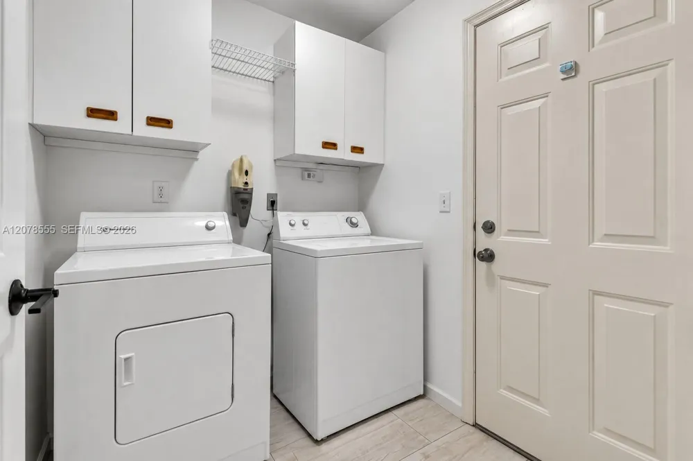 527 SE 27th Dr Homestead, FL 33033
