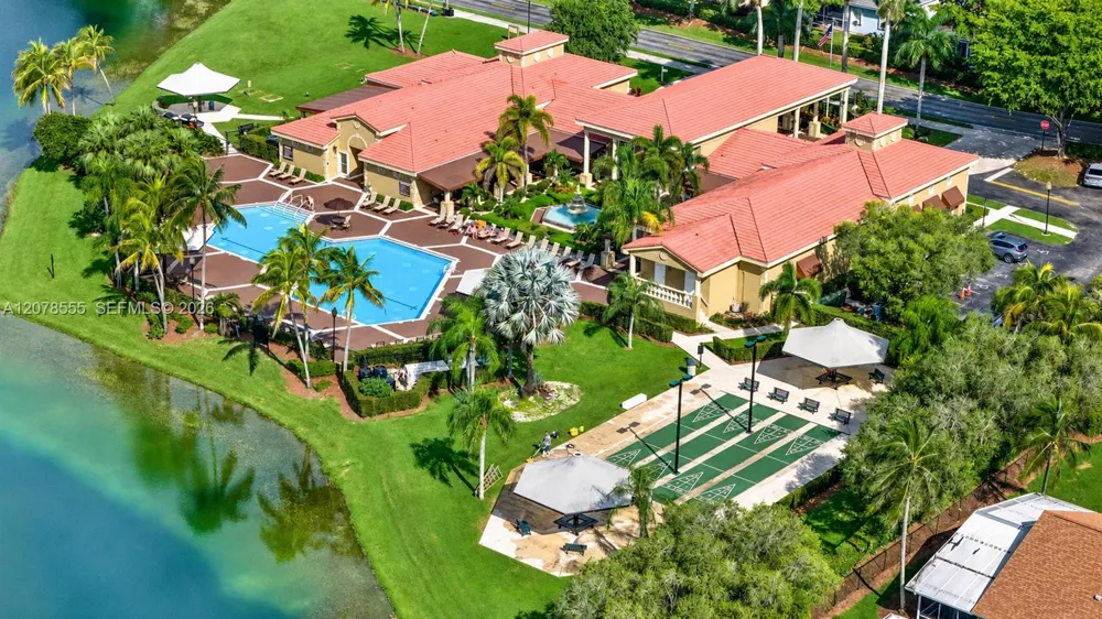 527 SE 27th Dr Homestead, FL 33033