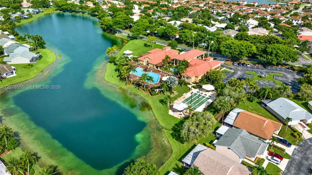 527 SE 27th Dr Homestead, FL 33033