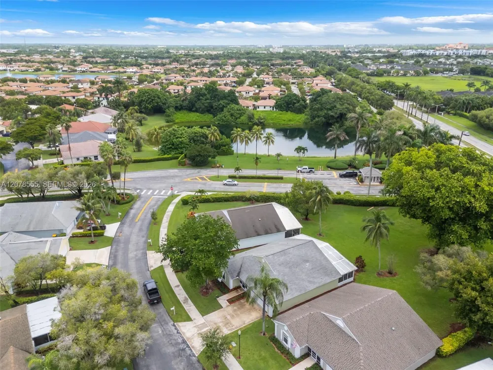 527 SE 27th Dr Homestead, FL 33033