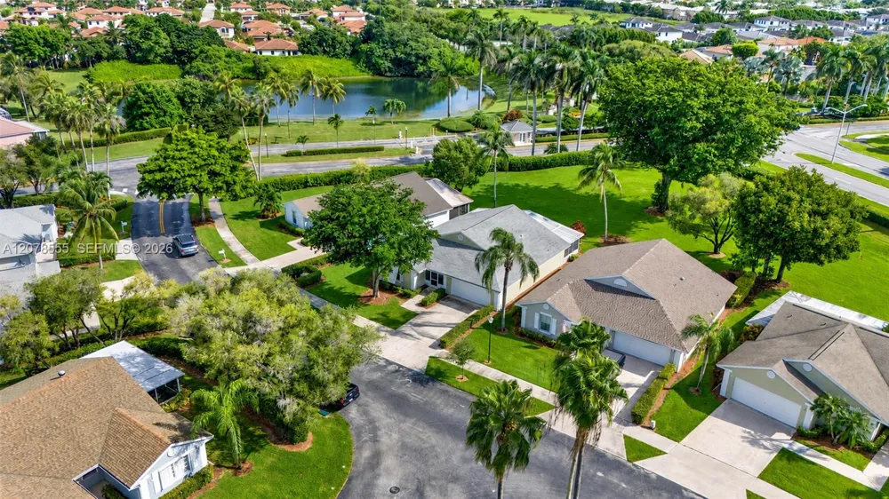 527 SE 27th Dr Homestead, FL 33033