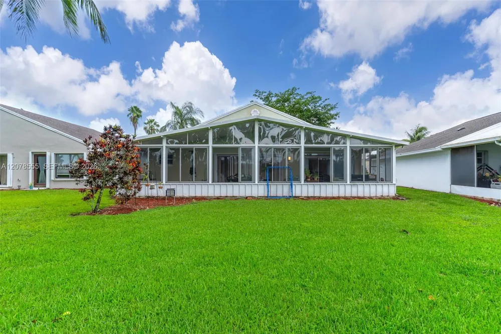 527 SE 27th Dr Homestead, FL 33033