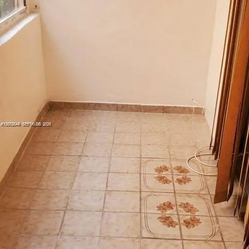 1305 W 46th St #108 Hialeah, FL 33012