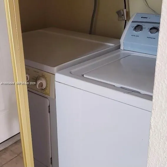1305 W 46th St #108 Hialeah, FL 33012