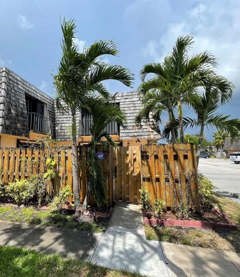 219 LAKE ARBOR DRIVE #219