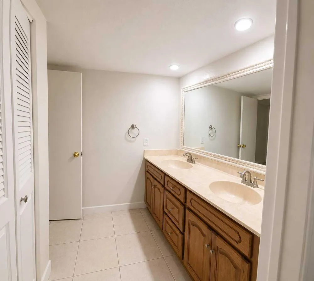 219 LAKE ARBOR DRIVE #219 Palm Springs, FL 33461