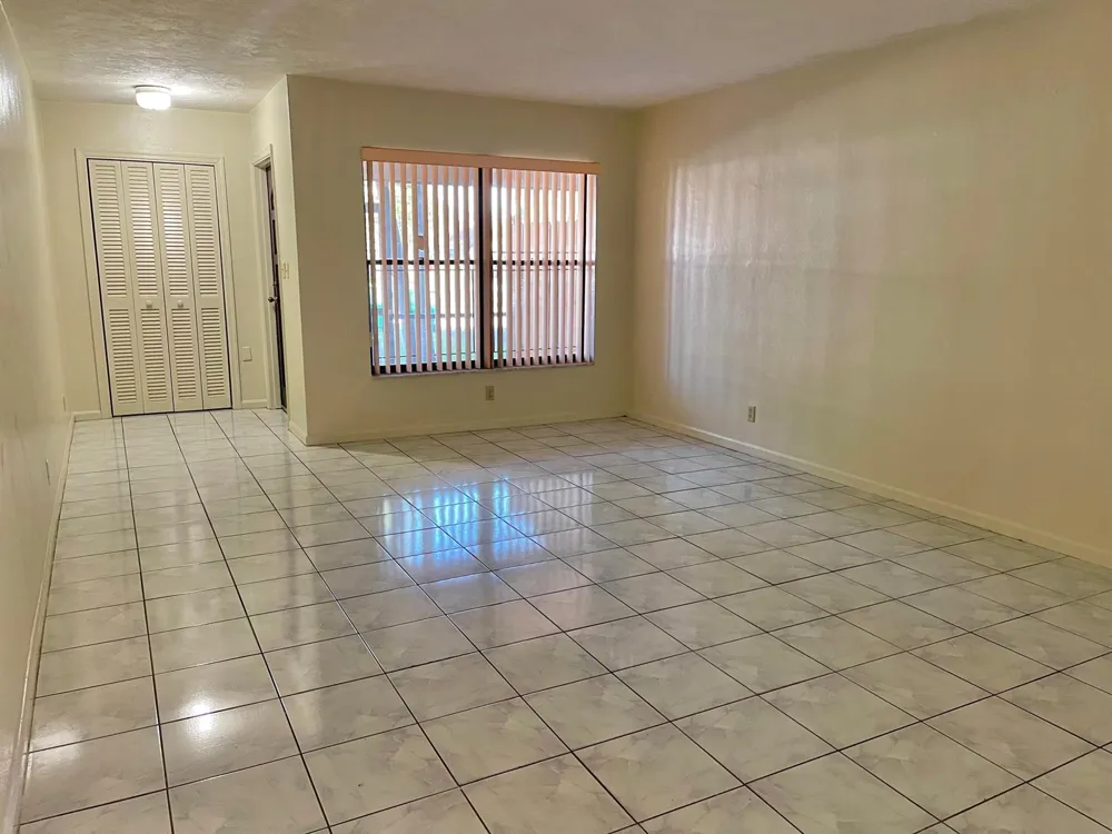7112 NW 78TH AVENUE Tamarac, FL 33321