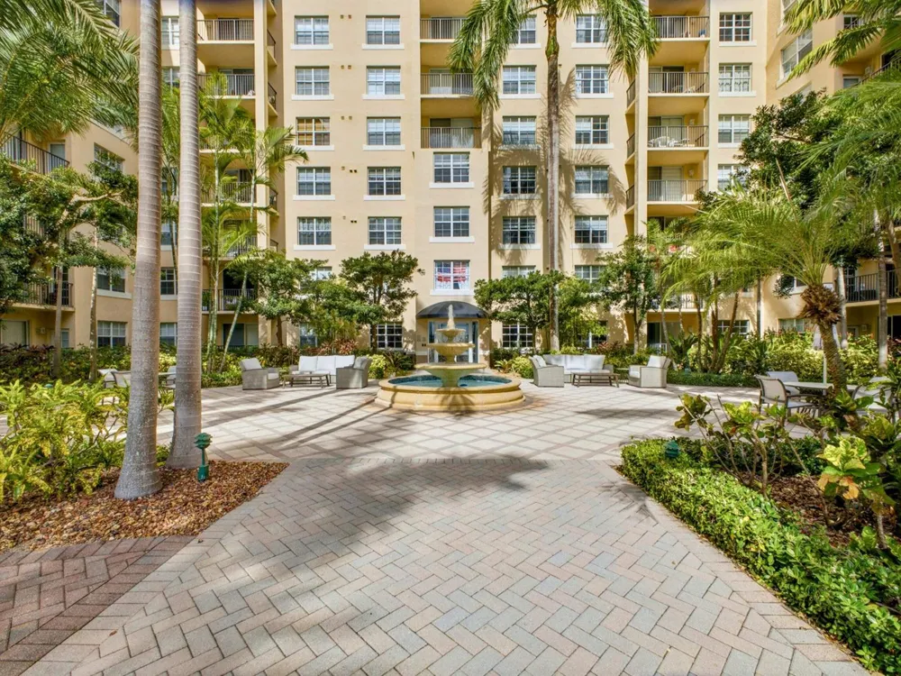 1801 Flagler Drive #419 West Palm Beach, FL 33407