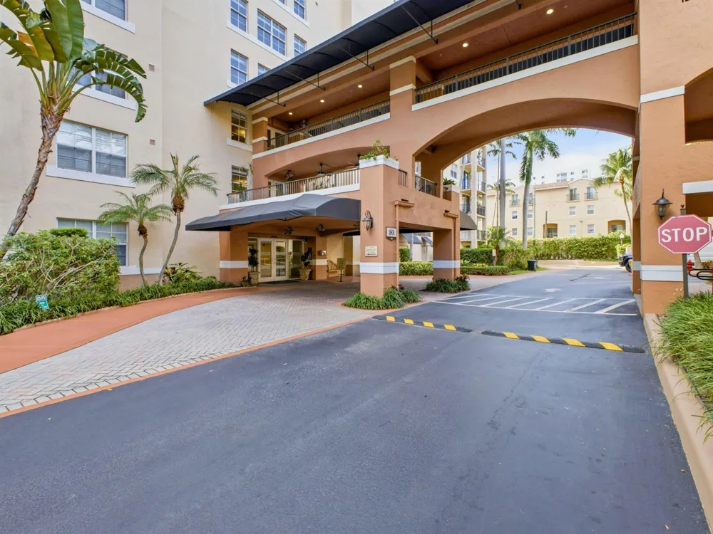 1801 Flagler Drive #419 West Palm Beach, FL 33407