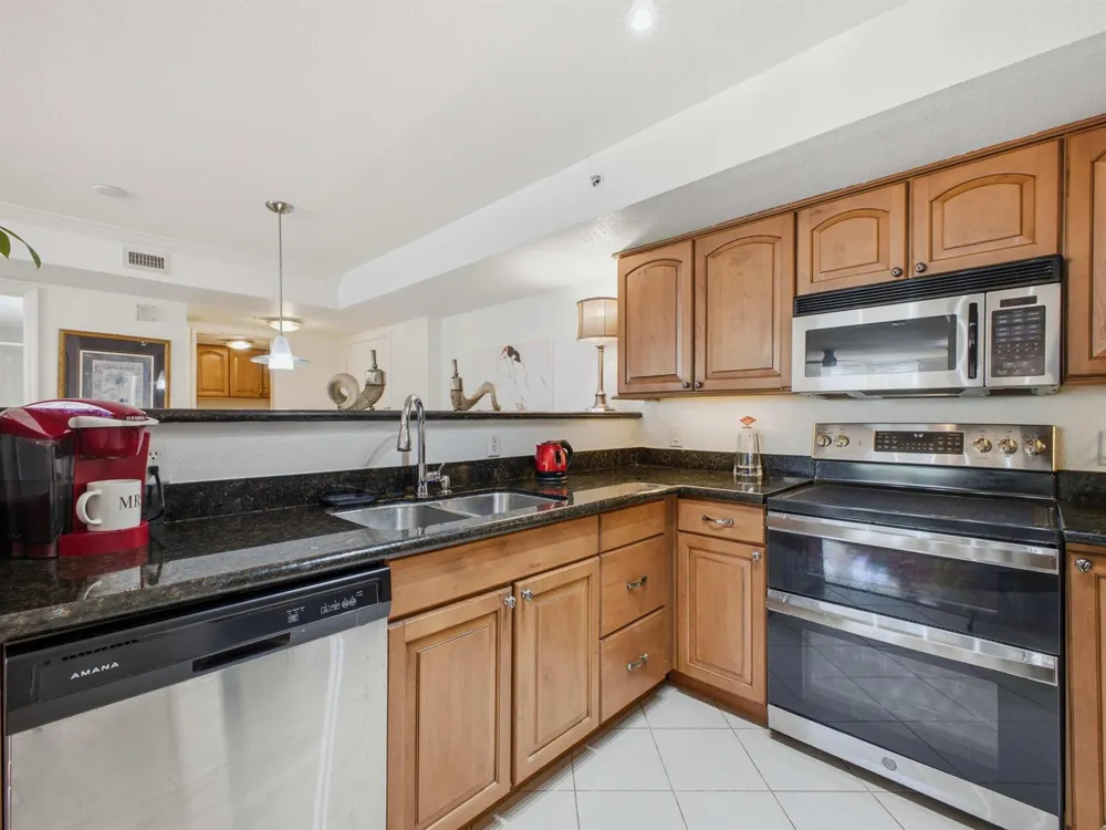 1801 Flagler Drive #419 West Palm Beach, FL 33407