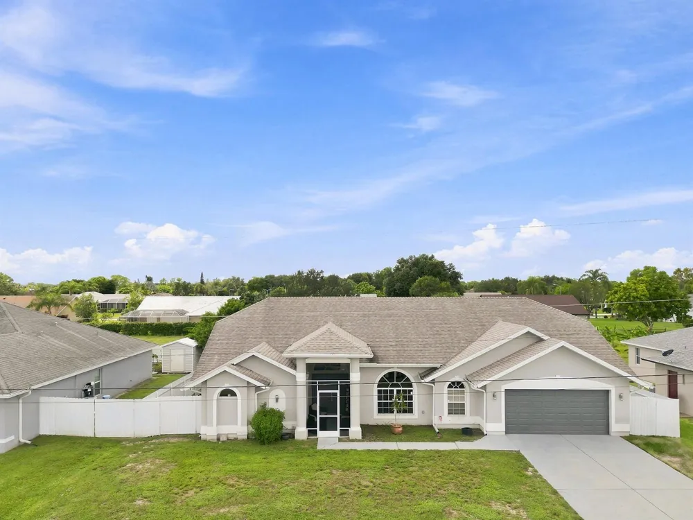 680 MANHATTAN STREET E Lehigh Acres, FL 33974