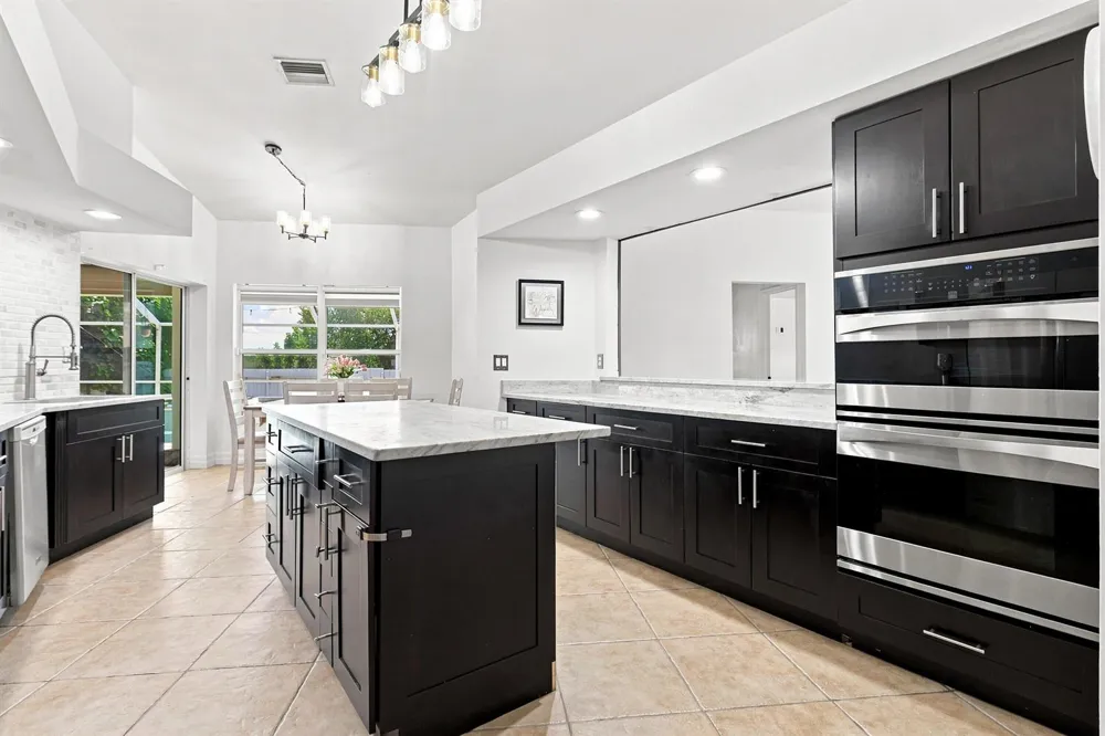 680 MANHATTAN STREET E Lehigh Acres, FL 33974