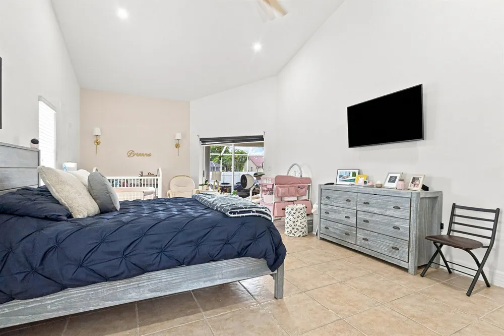 680 MANHATTAN STREET E Lehigh Acres, FL 33974