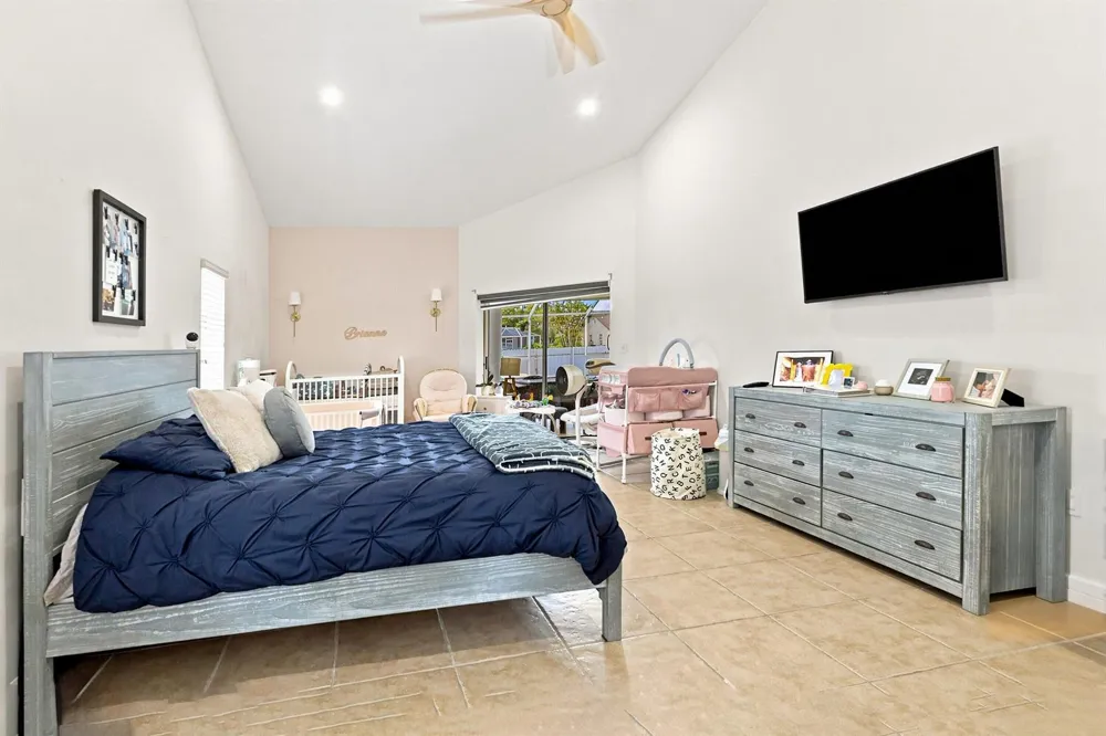 680 MANHATTAN STREET E Lehigh Acres, FL 33974