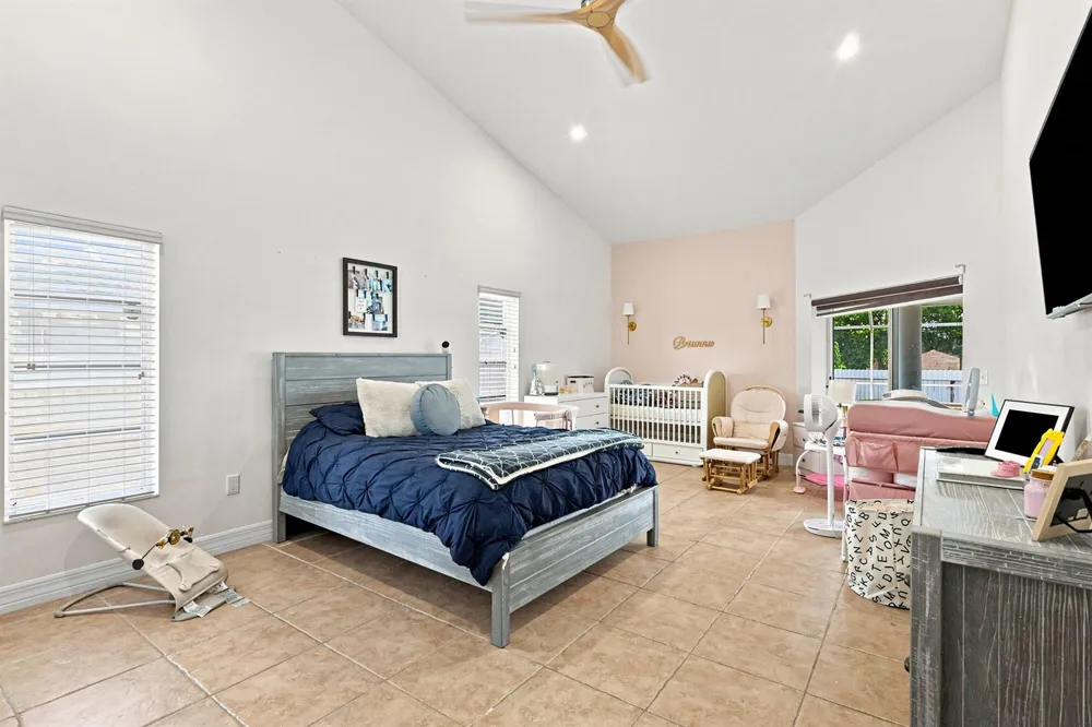 680 MANHATTAN STREET E Lehigh Acres, FL 33974