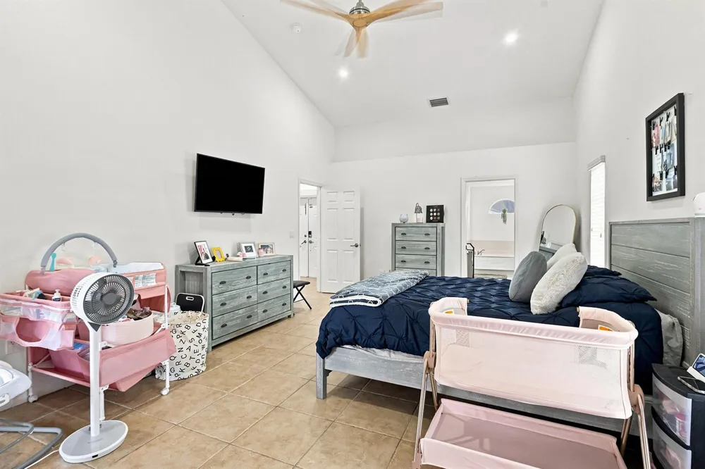 680 MANHATTAN STREET E Lehigh Acres, FL 33974
