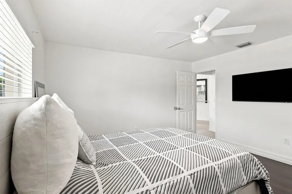 680 MANHATTAN STREET E Lehigh Acres, FL 33974