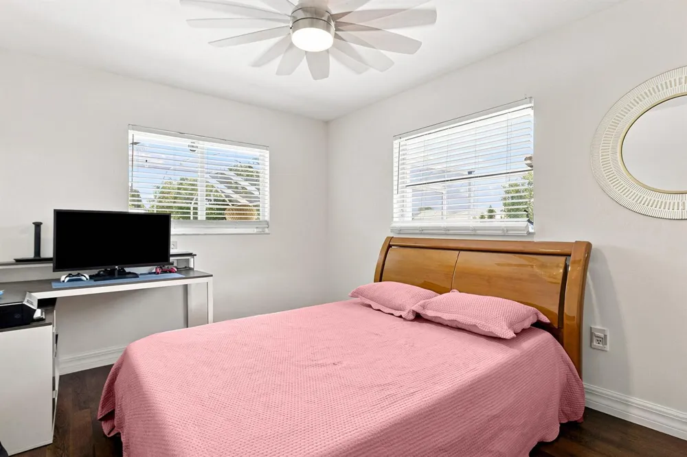 680 MANHATTAN STREET E Lehigh Acres, FL 33974