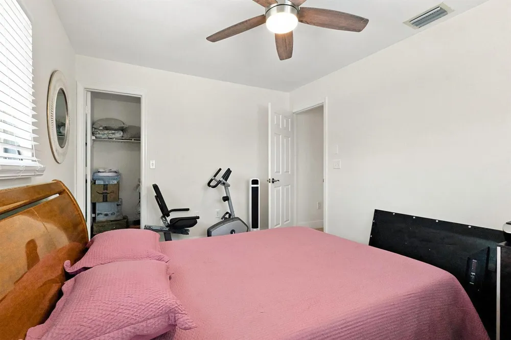 680 MANHATTAN STREET E Lehigh Acres, FL 33974