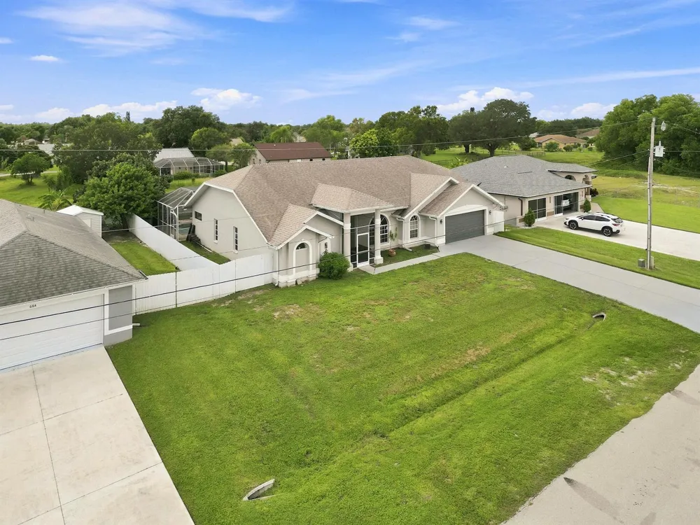 680 MANHATTAN STREET E Lehigh Acres, FL 33974