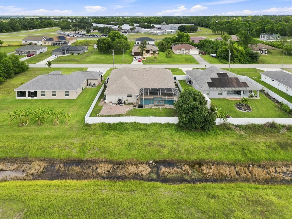 680 MANHATTAN STREET E Lehigh Acres, FL 33974