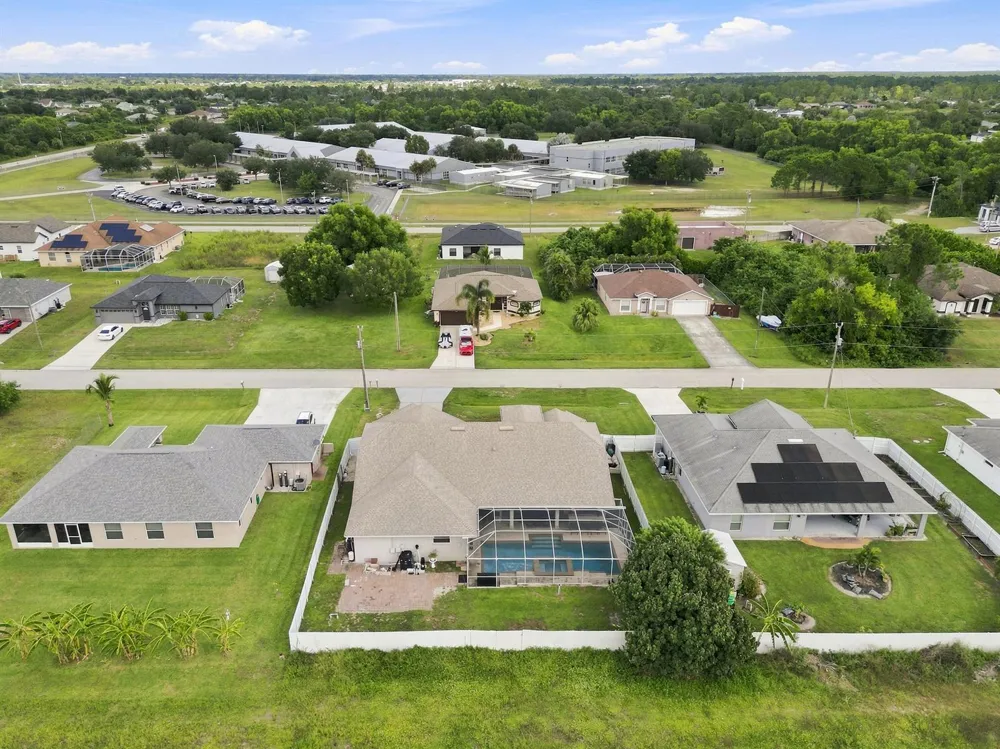 680 MANHATTAN STREET E Lehigh Acres, FL 33974