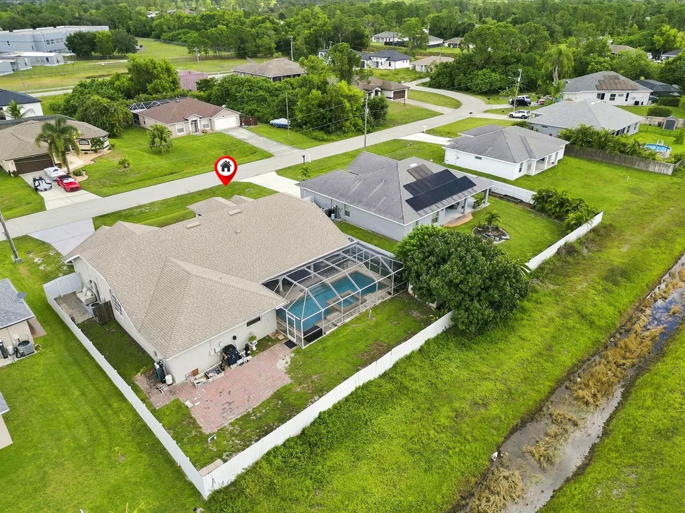 680 MANHATTAN STREET E Lehigh Acres, FL 33974