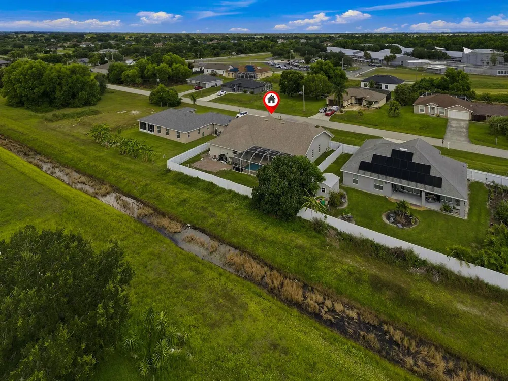 680 MANHATTAN STREET E Lehigh Acres, FL 33974
