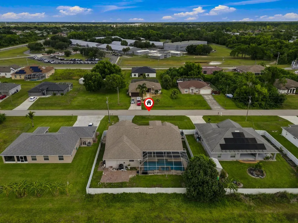 680 MANHATTAN STREET E Lehigh Acres, FL 33974