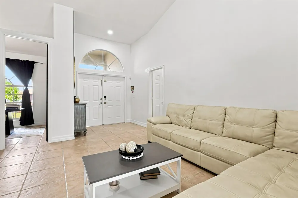 680 MANHATTAN STREET E Lehigh Acres, FL 33974