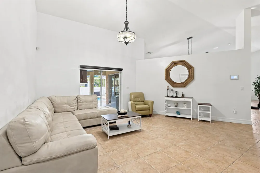 680 MANHATTAN STREET E Lehigh Acres, FL 33974