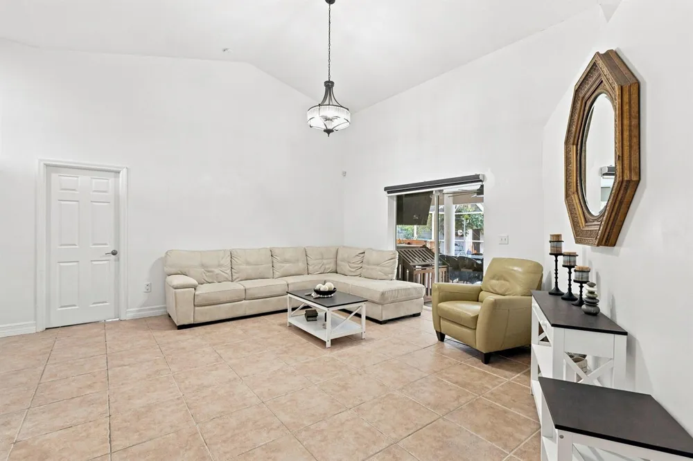 680 MANHATTAN STREET E Lehigh Acres, FL 33974
