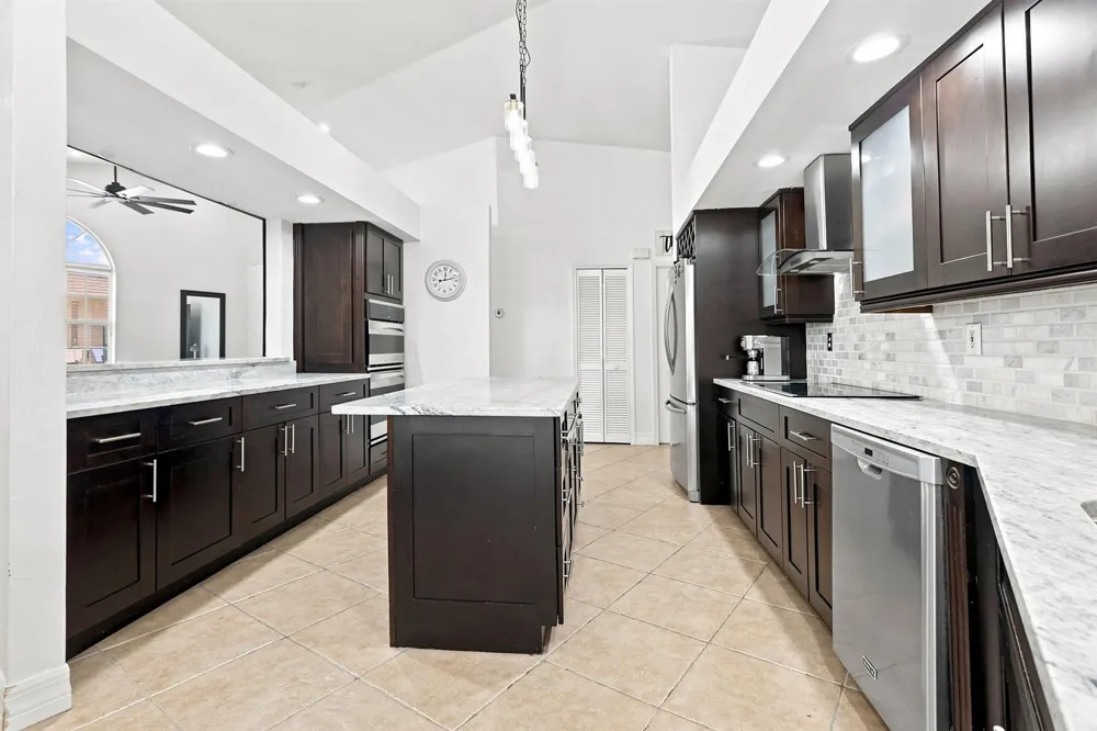 680 MANHATTAN STREET E Lehigh Acres, FL 33974