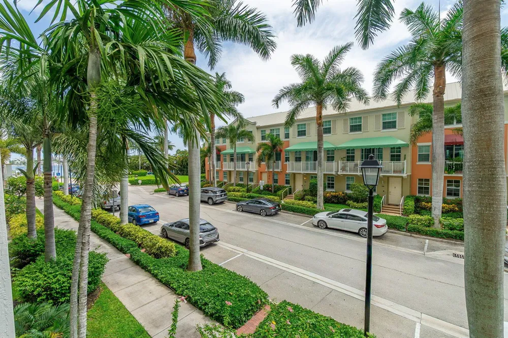 804 E Windward Way #211 Lantana, FL 33462
