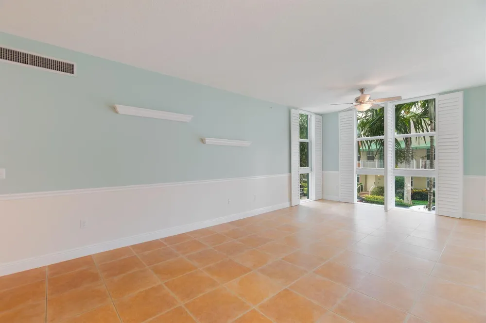 804 E Windward Way #211 Lantana, FL 33462