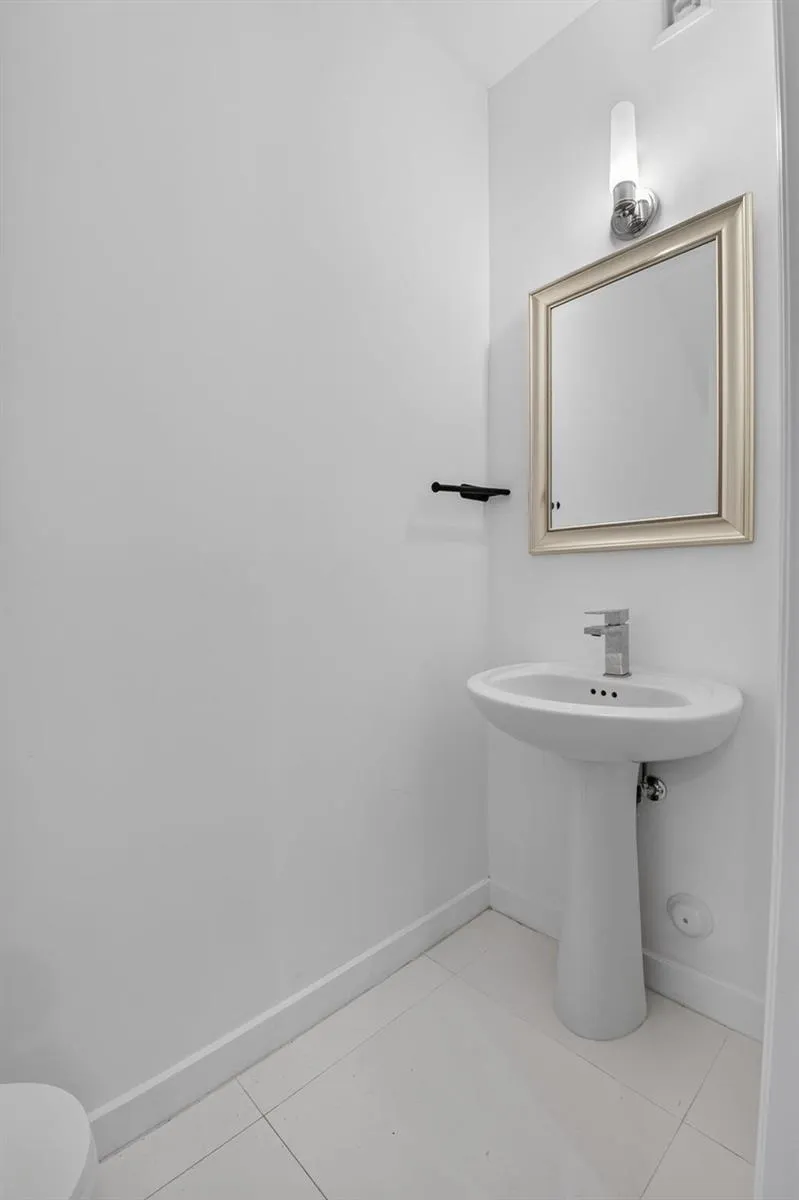 1030 CRYSTAL WAY #103 Delray Beach, FL 33444