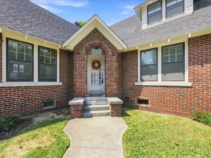2402 Boston Muskogee, OK 74401