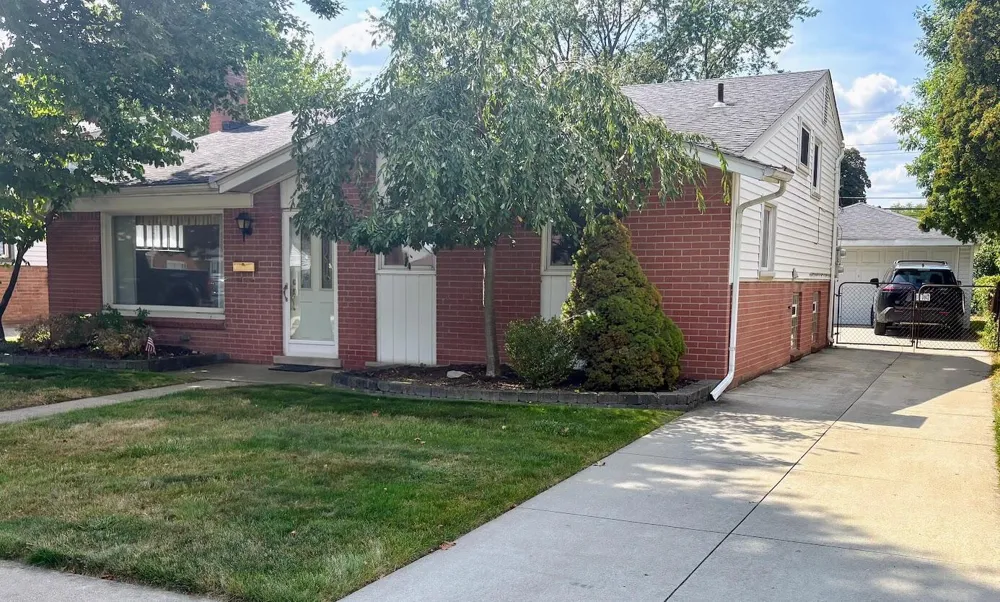 8307 Donna Street Westland City, MI 48185