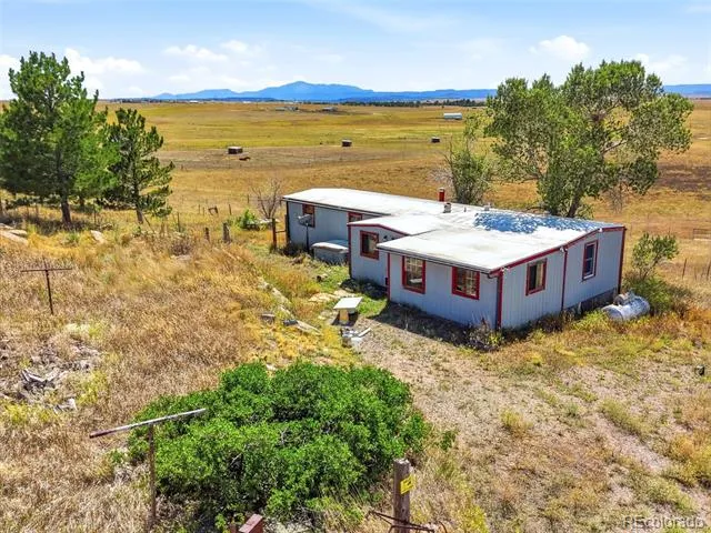 911 Private Road 112 Elizabeth, CO 80107