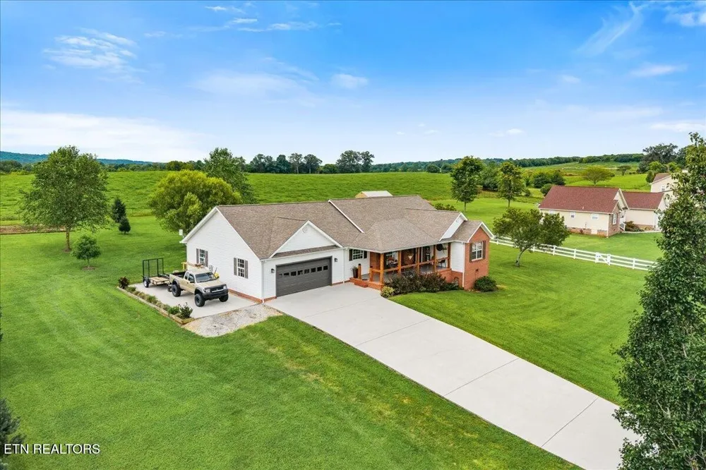 165 County Road 326 Sweetwater, TN 37874