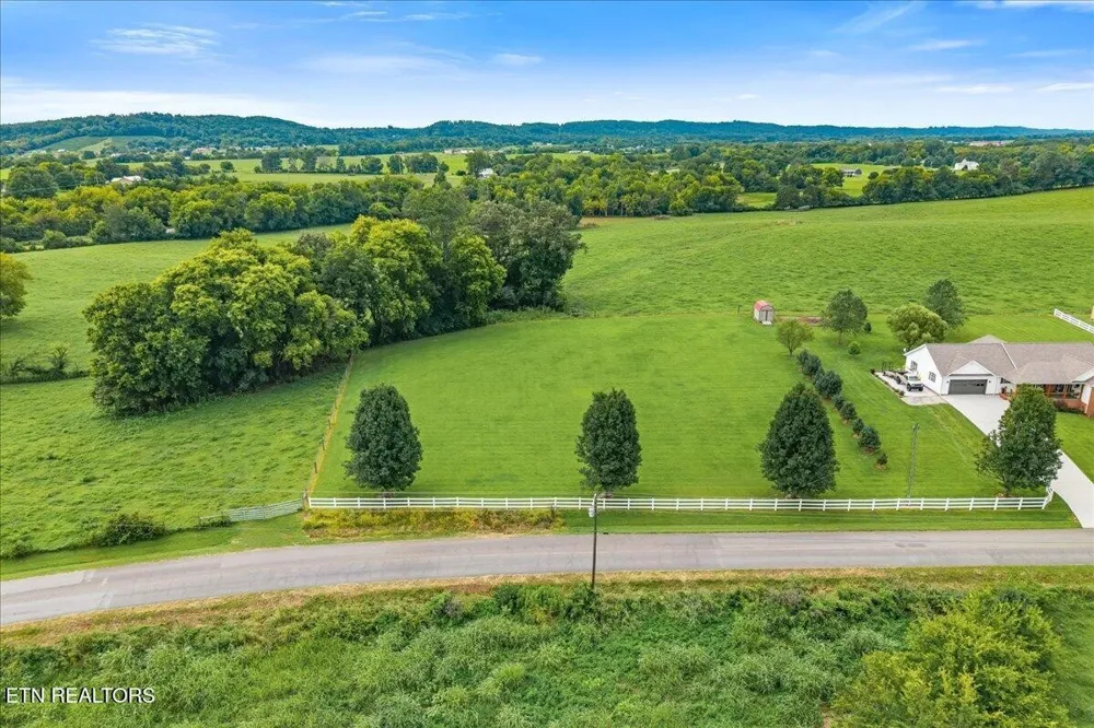 165 County Road 326 Sweetwater, TN 37874